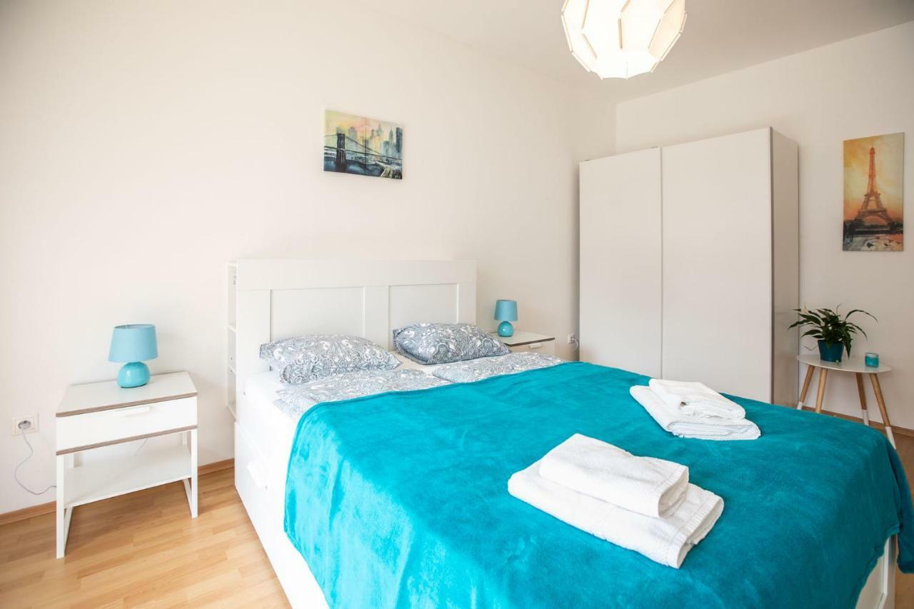 Spacious Apartment In The Old Town Of Bratysława Zewnętrze zdjęcie